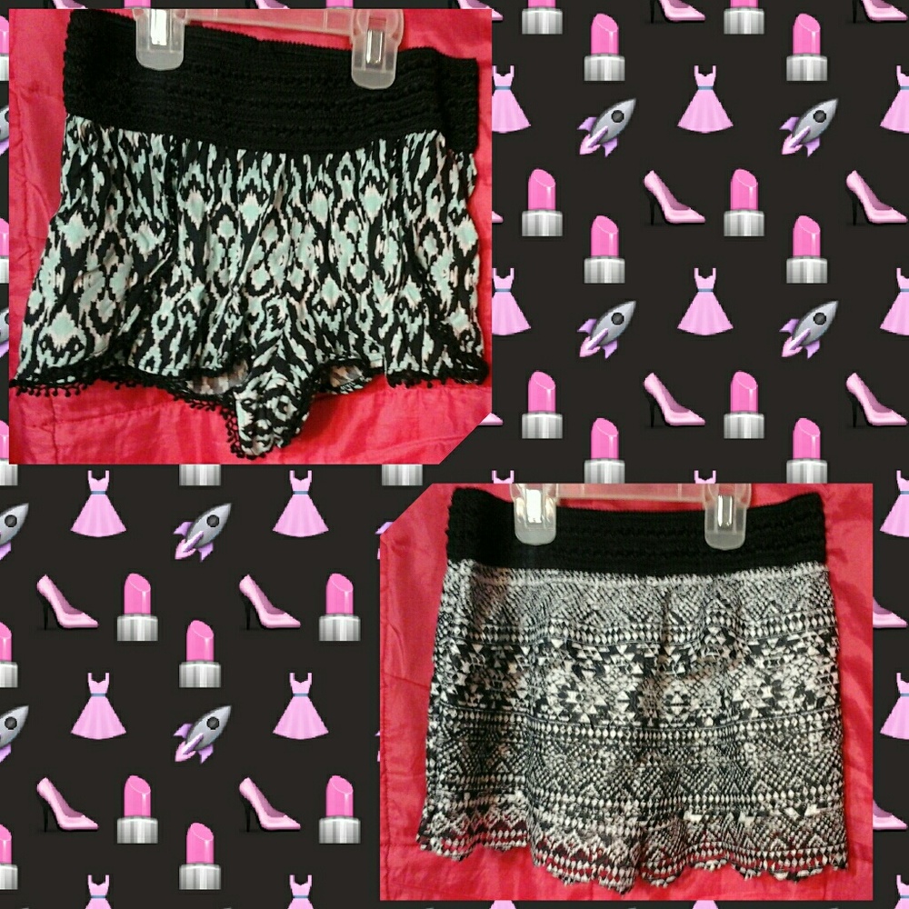 Two Pair Of Shorts Medium 7/9 Nobo